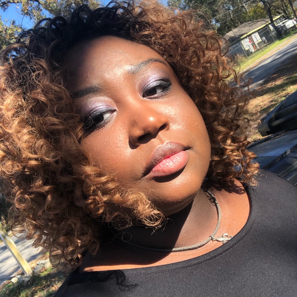 Meet your Posher, La’ netria